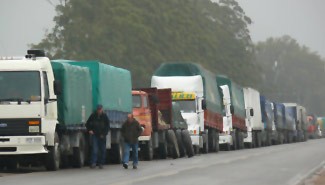 Camionesvaradoscolon.jpg