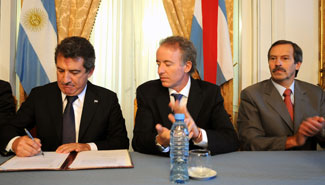 urribarrieskenazivaliero.jpg