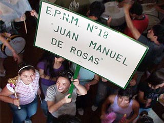 AlumnosProtestaCGE2010.jpg