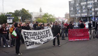 estudiantesprotestauaderhum.jpg