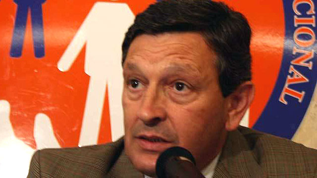 AnselmoSellaDefensordelPuebloNacion_20120814