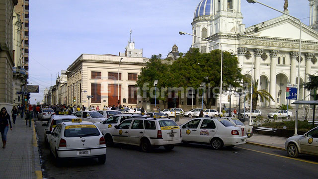 ProtestaTaxisParaná_20120815