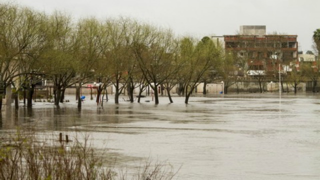 CrecidaRíoGualeguaychú_20120826