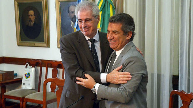 UrribarriEmbajadorBrasileño_20121005