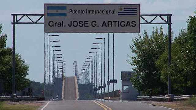 PuenteGeneralArtigas.jpg