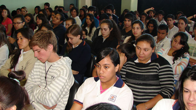 JovenesJovenVoto16EscuelaEstudiantes.jpg