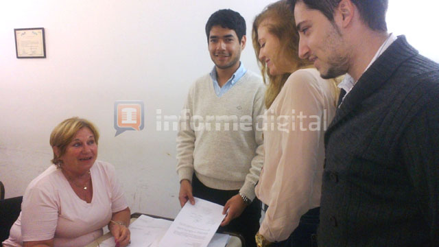 JovenesBustistasProyectoenSenado20130422.jpg