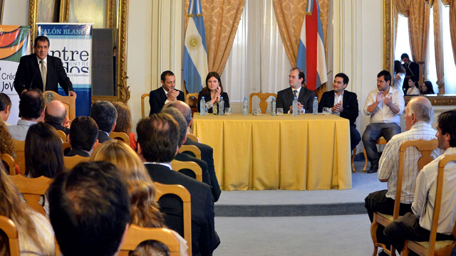 CaceresCasaGobiernoCreditoJoven20130910.jpg