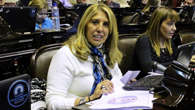 CristinaCrmereBustiDiputados.jpg