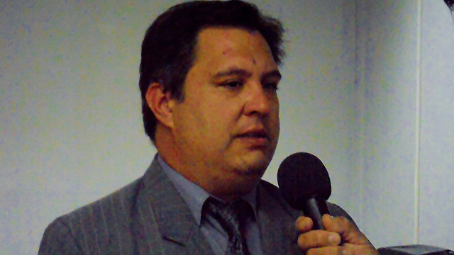 RobertoMendezSantaElena.jpg