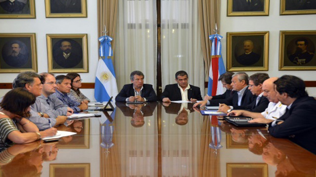 GobiernoIglesiaRedSocial20140111.jpg