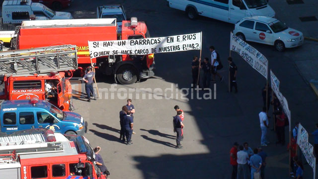 BomberosEntreRiosbarracas20140313.jpg