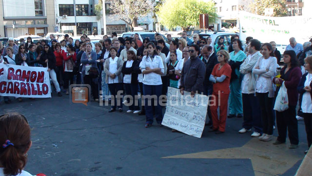 TrabajadoresSaludParana20140415.jpg