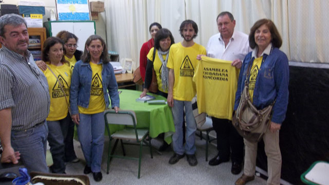 RogelAsambleistasAmbientalistasConcordia20140821.jpg