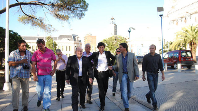 BustiPosseZavalloBaezVergara20141203.jpg
