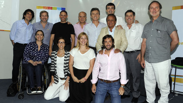 DeAngeliMacriPROFundacionPensar20141218.jpg