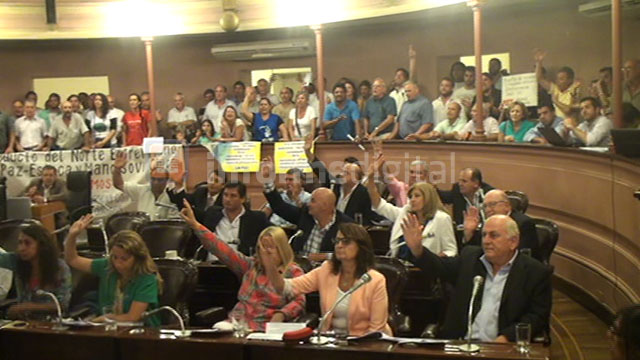 DiputadosSesionAcueductos20140120.jpg