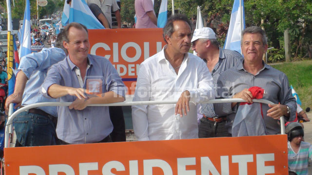 ScioliUrribarriBordetCaravana20151118.jpg