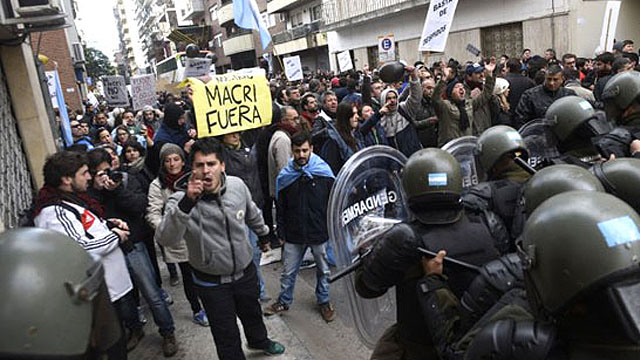 RepresionRosarioDiadelaBandera2016Macri.jpg