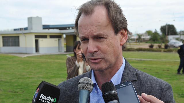 GustavoBordetFrenteMicrofonos2016.jpg