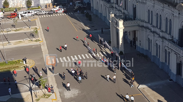 BomberosCasaGobierno.jpg