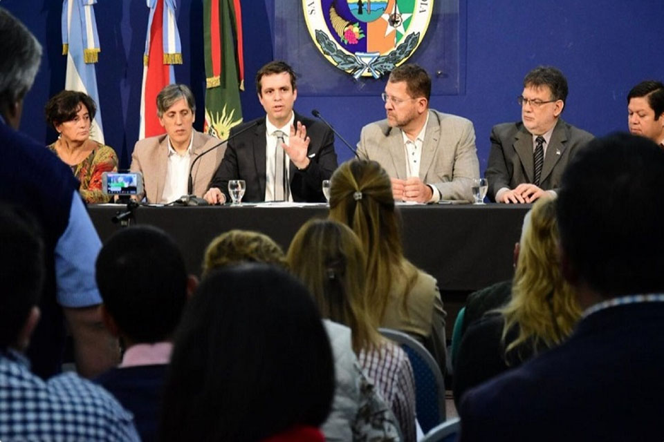 Cresto en conferencia internacional