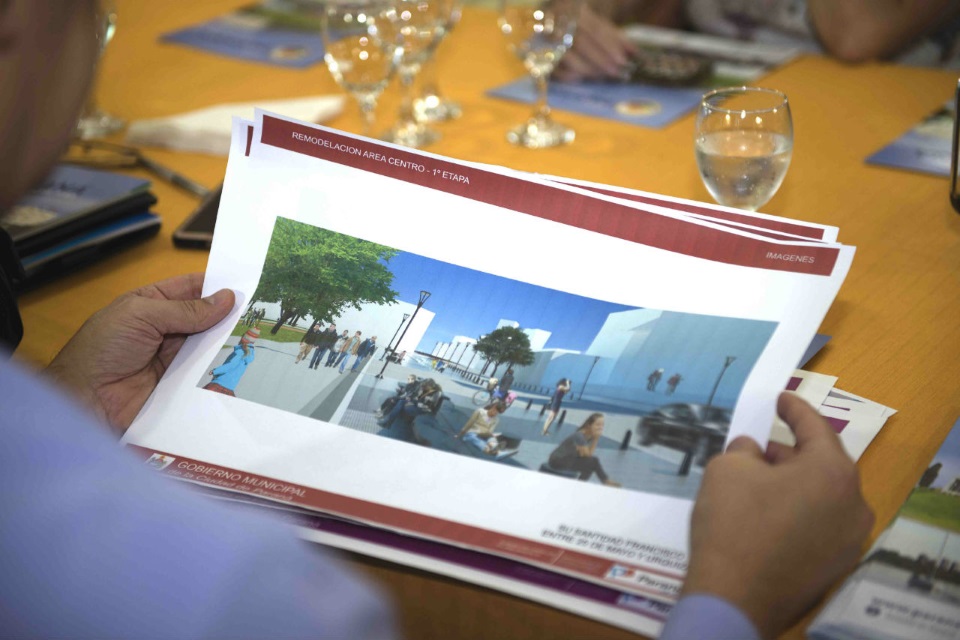 Presentaron ante entidades comerciales y turísticas el plan de obra de la Peatonal