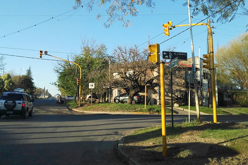 Habilitaron semáforo con luz intermitente