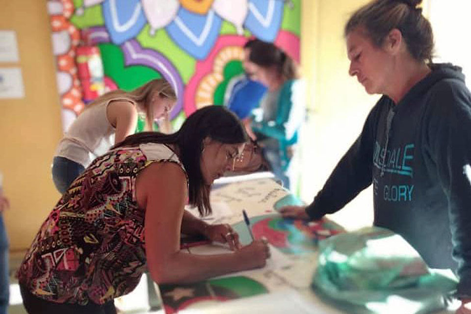 500 kits de útiles escolares