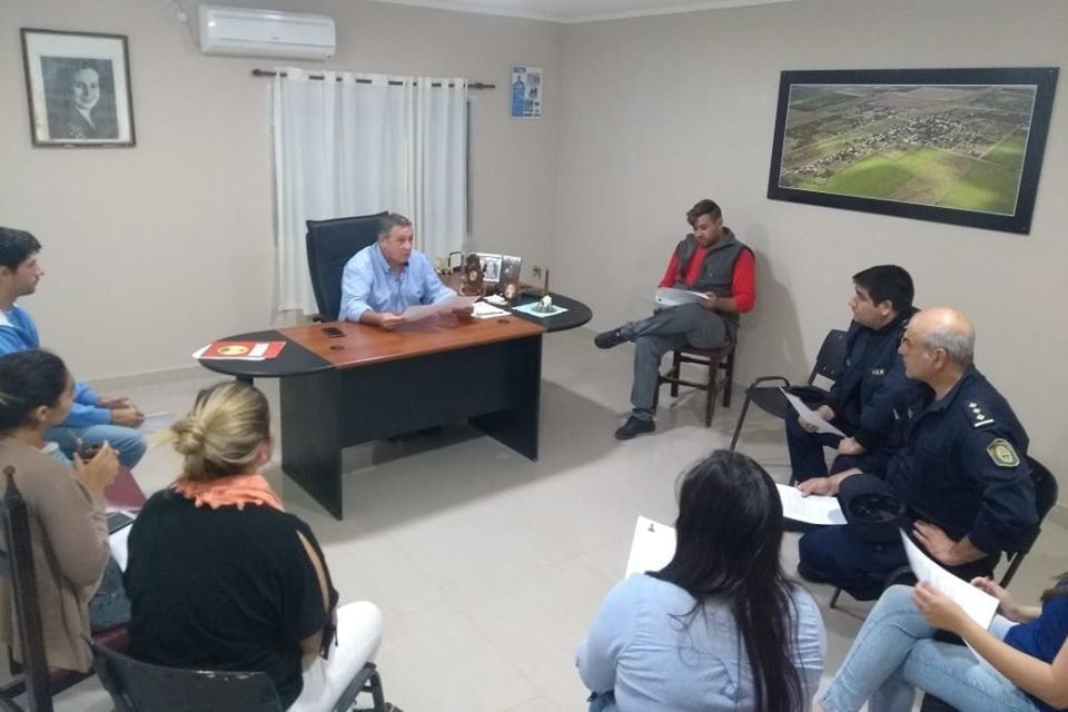 Encuentro con concejales, centro de Salud y Policía