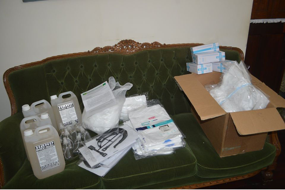 Donaciones de elementos y equipamientos sanitarios
