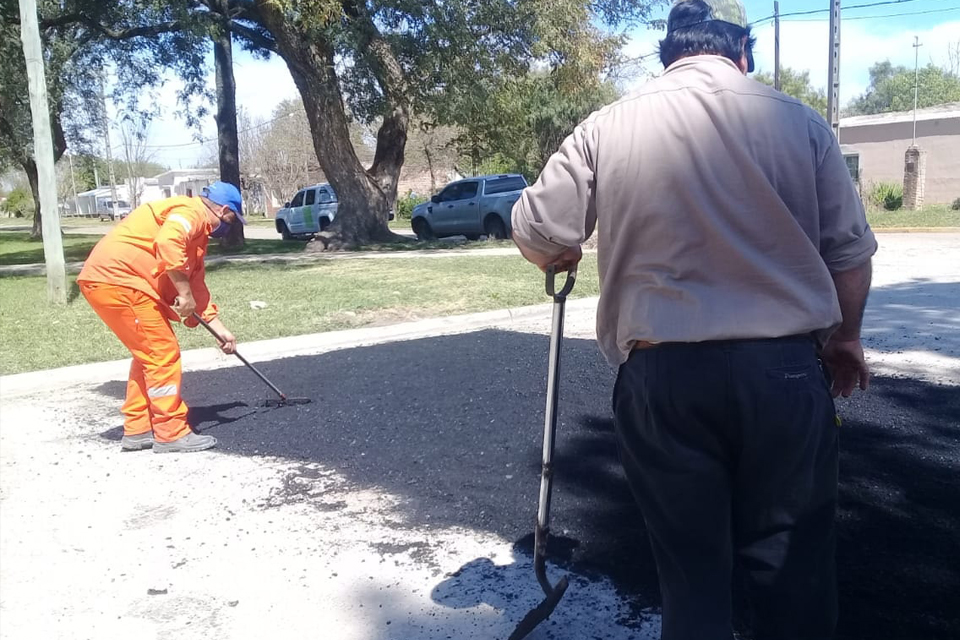 Reparación en cuadras y acceso por ruta 32