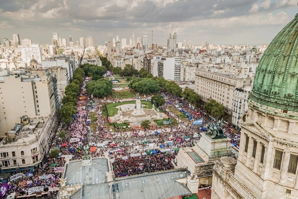 8M buenos aires