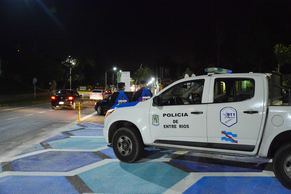 policia fiestas clandestinas control