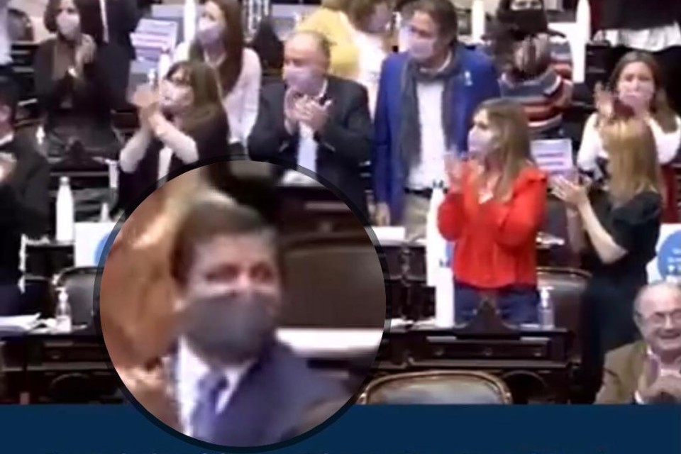 casaretto aplauso diputados