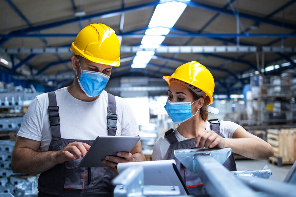 trabajadores obreros