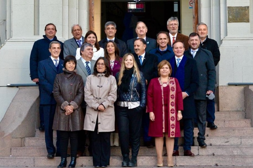 PEÑA DE LAS PROVNCIAS SENADORES KUEIDER