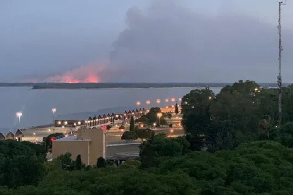 fuego islas ecocidio delta incendio