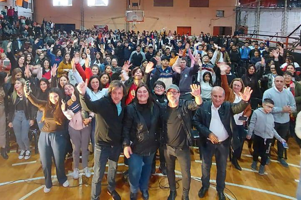 Más de mil santaelenenses asistieron a la charla de Pauls