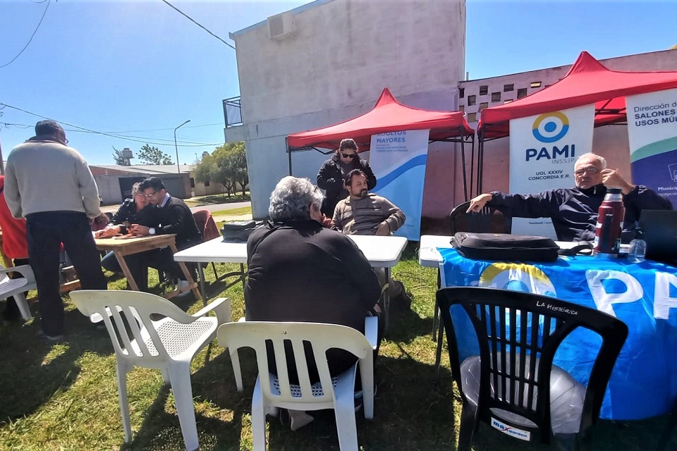 Realizan operativos integrales de servicios para los vecinos
