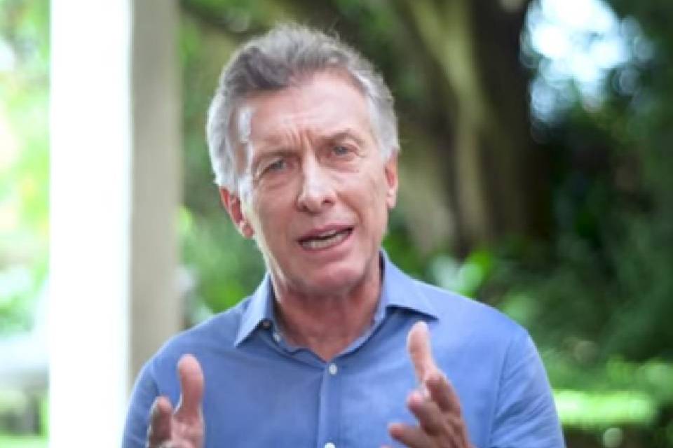 Macri se bajó de la candidatura a presidente.