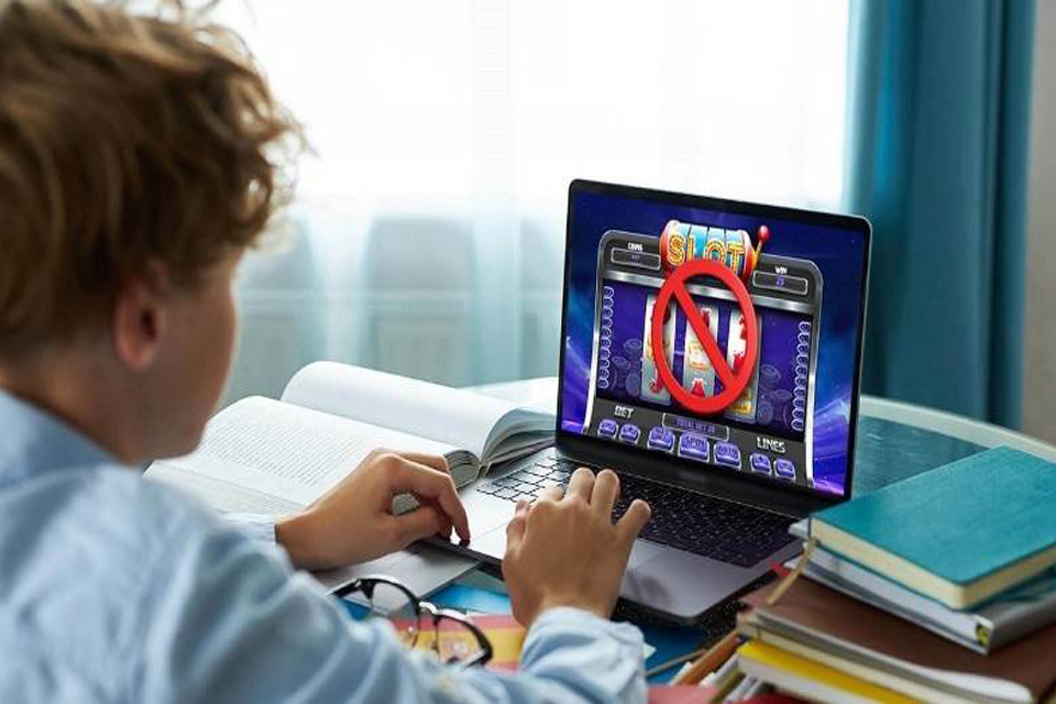 A lo que lleva el juego online a los adolescentes