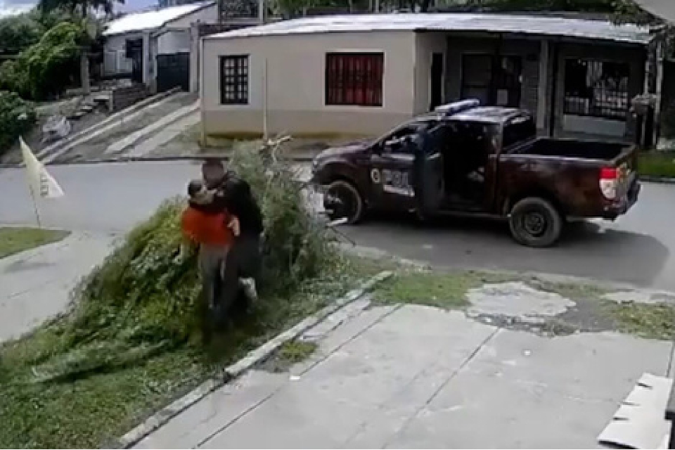Policía